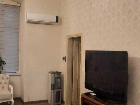 2-комн. офис - м. Сахил - 65 м²
