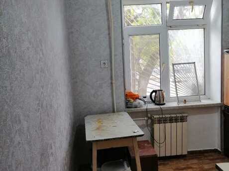 1 otaqlı köhnə tikili - Neftçilər m. - 35 m²