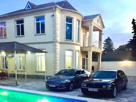 5 otaqlı həyət evi/bağ evi - Mərdəkan q. - 200 m²