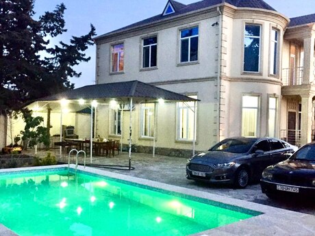 5 otaqlı həyət evi/bağ evi - Mərdəkan q. - 200 m²