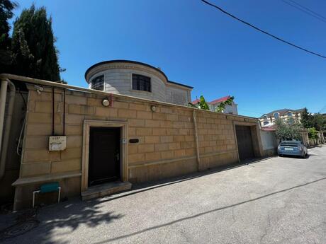 7 otaqlı həyət evi/bağ evi - 8 Noyabr m. - 600 m²