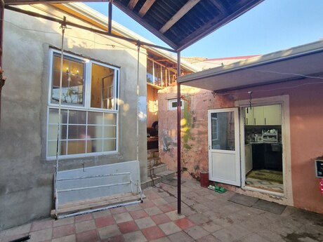 4 otaqlı həyət evi/bağ evi - Zabrat q. - 90 m²