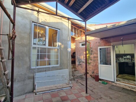 4 otaqlı həyət evi/bağ evi - Zabrat q. - 90 m²