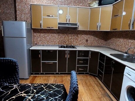 1 otaqlı yeni tikili - İnşaatçılar m. - 65 m²