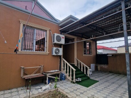 4 otaqlı həyət evi/bağ evi - Savalan q. - 122 m²