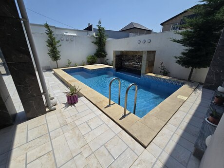5 otaqlı həyət evi/bağ evi - Mərdəkan q. - 210 m²