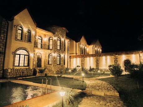 6 otaqlı həyət evi/bağ evi - Bilgəh q. - 400 m²