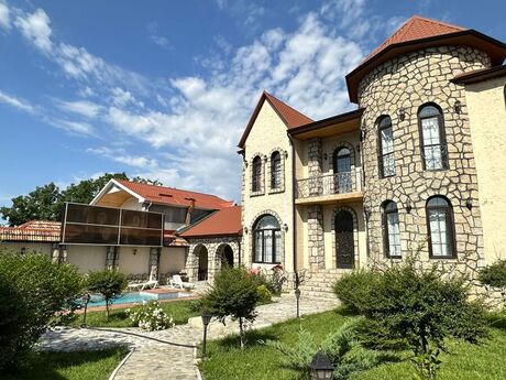 6 otaqlı həyət evi/bağ evi - Bilgəh q. - 400 m²