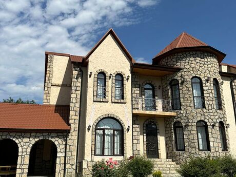 6 otaqlı həyət evi/bağ evi - Bilgəh q. - 400 m²