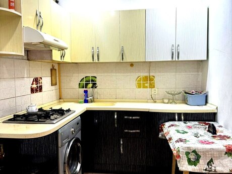 2 otaqlı həyət evi/bağ evi - Qaraçuxur q. - 60 m²