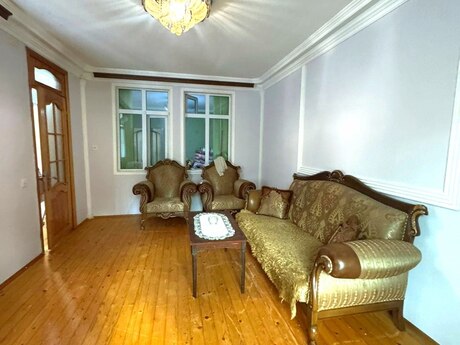 2 otaqlı həyət evi/bağ evi - Qaraçuxur q. - 60 m²
