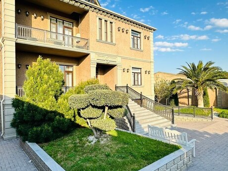 6 otaqlı həyət evi/bağ evi - Mərdəkan q. - 400 m²
