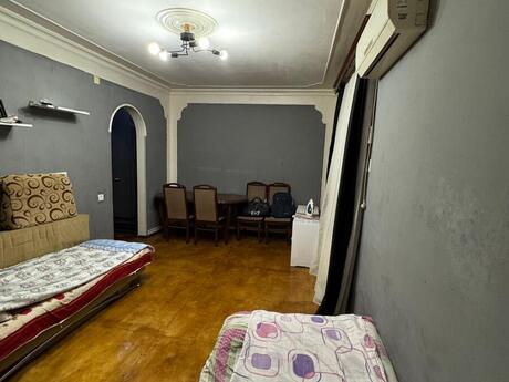 2 otaqlı köhnə tikili - Elmlər Akademiyası m. - 35 m²