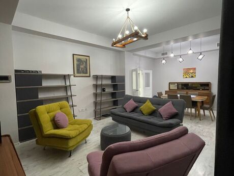 4 otaqlı yeni tikili - Ağ şəhər q. - 200 m²