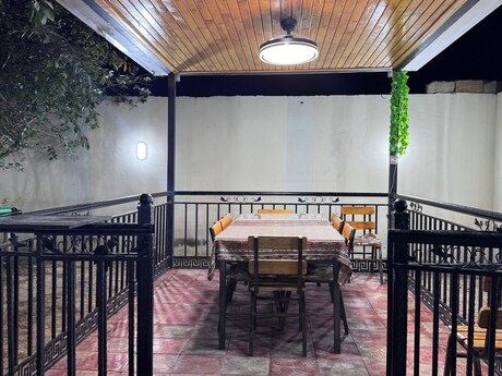 3 otaqlı həyət evi/bağ evi - Novxanı q. - 100 m²
