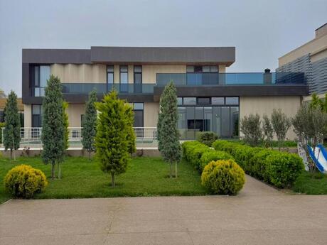 7 otaqlı həyət evi/bağ evi - Şüvəlan q. - 500 m²