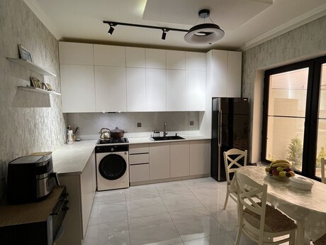 5 otaqlı həyət evi/bağ evi - Hövsan q. - 150 m²