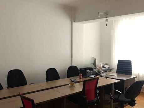 3 otaqlı ofis - Elmlər Akademiyası m. - 150 m²