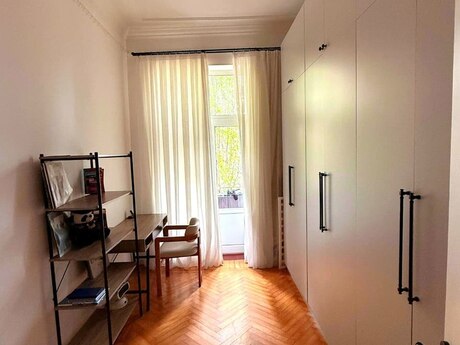 3 otaqlı köhnə tikili - Nizami m. - 80.5 m²