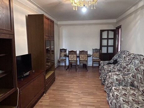 2 otaqlı köhnə tikili - Xalqlar Dostluğu m. - 50 m²