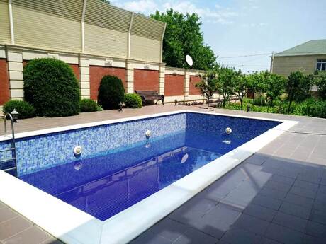7 otaqlı həyət evi/bağ evi - Novxanı q. - 350 m²