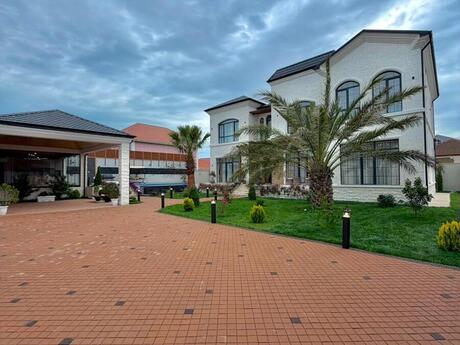 6 otaqlı həyət evi/bağ evi - Mərdəkan q. - 400 m²