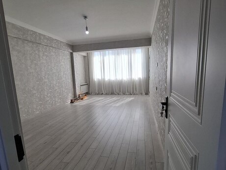 3 otaqlı köhnə tikili - İnşaatçılar m. - 73 m²