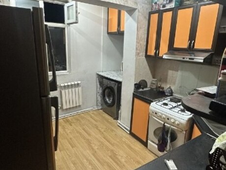 3 otaqlı köhnə tikili - Yeni Günəşli q. - 80 m²