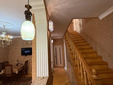 3 otaqlı həyət evi/bağ evi - Azadlıq Prospekti m. - 1200 m²