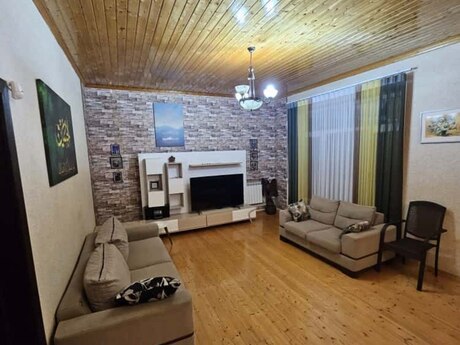 5 otaqlı həyət evi/bağ evi - Mərdəkan q. - 200 m²