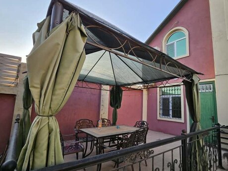 5 otaqlı həyət evi/bağ evi - Mərdəkan q. - 200 m²