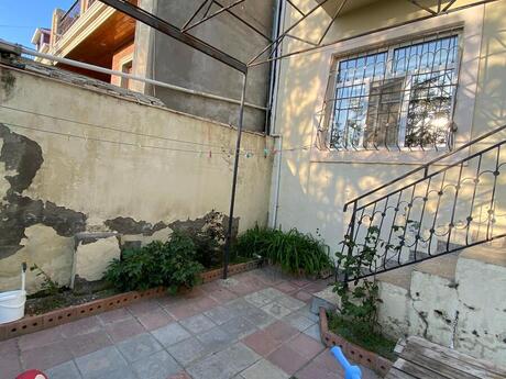 5 otaqlı həyət evi/bağ evi - Qaraçuxur q. - 150 m²