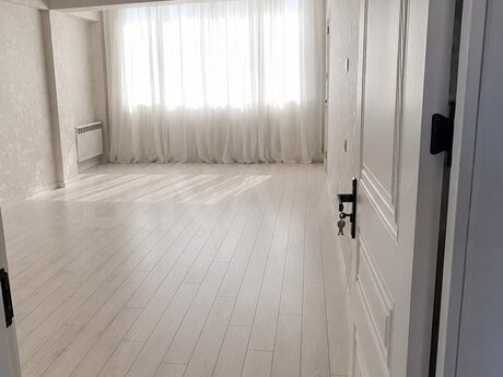 3 otaqlı köhnə tikili - İnşaatçılar m. - 70 m²