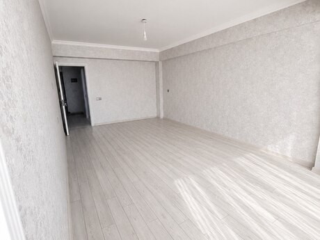 3 otaqlı köhnə tikili - İnşaatçılar m. - 70 m²
