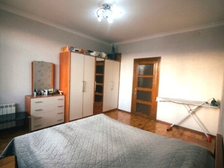 6 otaqlı yeni tikili - İnşaatçılar m. - 220 m²