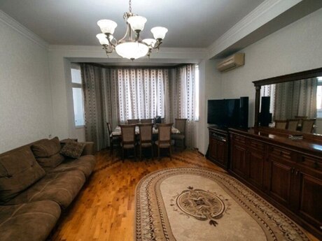 Объявление №6114522 - Баку, м. Иншаатчылар, 6-комн., 220 м², 10/11 этаж