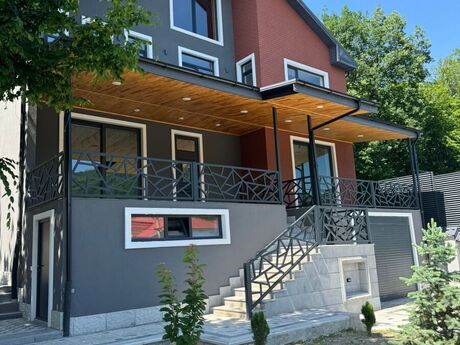 10 otaqlı həyət evi/bağ evi - Quba - 450 m²