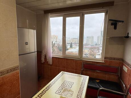 3 otaqlı köhnə tikili - 28 May m. - 100 m²
