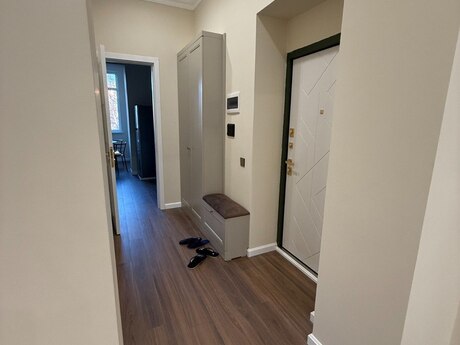 2 otaqlı köhnə tikili - Elmlər Akademiyası m. - 65 m²