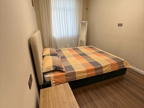 2 otaqlı köhnə tikili - Elmlər Akademiyası m. - 65 m²