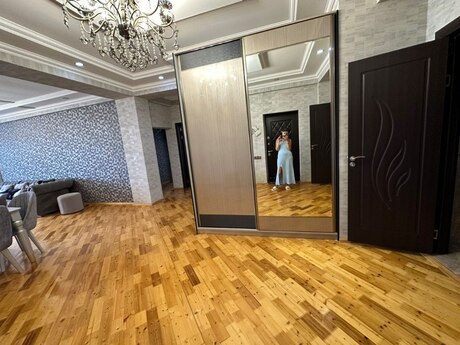 3 otaqlı yeni tikili - İnşaatçılar m. - 165 m²