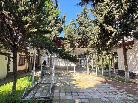 7 otaqlı həyət evi/bağ evi - Fatmayı q. - 240 m²