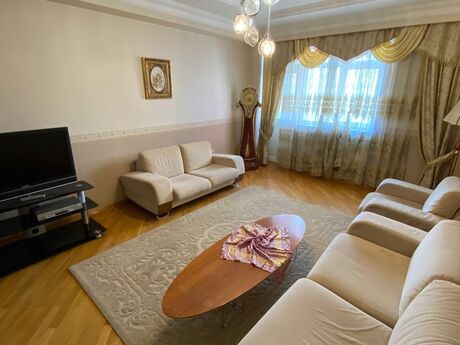 3-комн. новостройка - м. Низами - 140 м²