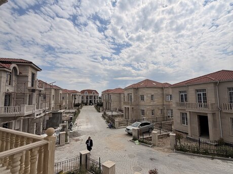 6 otaqlı həyət evi/bağ evi - Sea Breeze q. - 230 m²