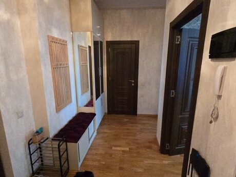 2 otaqlı yeni tikili - İnşaatçılar m. - 70 m²