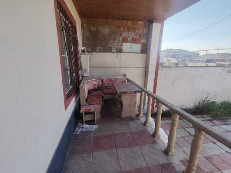 3 otaqlı həyət evi/bağ evi - Hövsan q. - 300 m²
