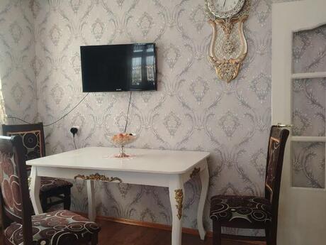 2 otaqlı köhnə tikili - Köhnə Günəşli q. - 50 m²