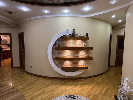 4 otaqlı yeni tikili - Qara Qarayev m. - 154 m²