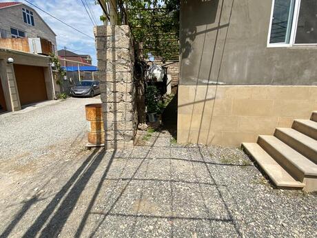 7 otaqlı həyət evi/bağ evi - Binə q. - 180 m²