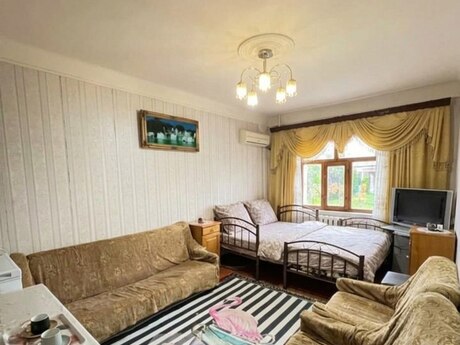 2 otaqlı köhnə tikili - Köhnə Günəşli q. - 63 m²